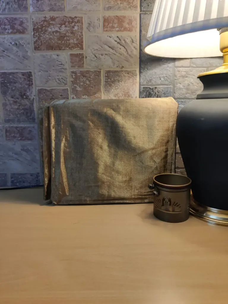 Pure Tissue- Bronze Black